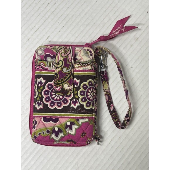 Vera Bradley All In One Wristlet Wallet Very Berry Paisley Pink Quilted Zip - Picture 1 of 4